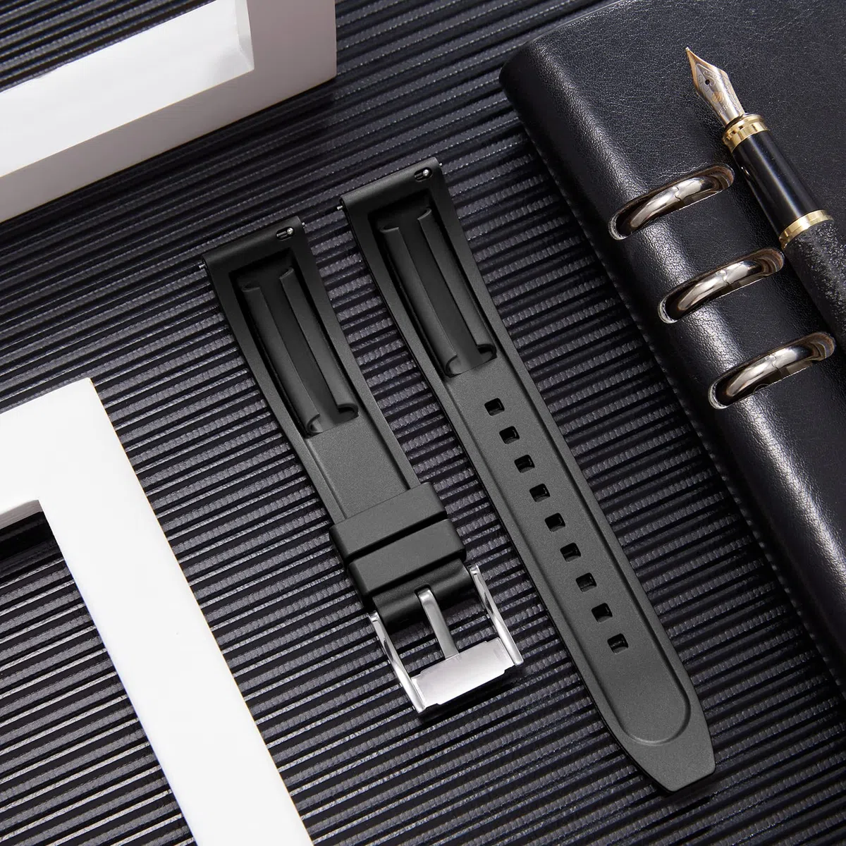 BINLUN Bracelets de Montre en Silicone à Libération Rapide 18mm 19mm 20mm 21mm 22mm 24mm Sport Remplacement Bracelets pour Montres Connectées en Caoutchouc pour Homme et Femme avec 11 Couleurs