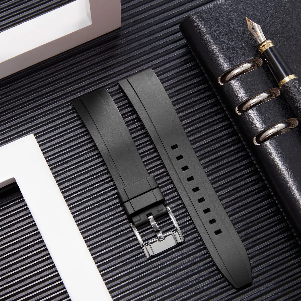 BINLUN Bracelets de Montre en Silicone à Libération Rapide 18mm 19mm 20mm 21mm 22mm 24mm Sport Remplacement Bracelets pour Montres Connectées en Caoutchouc pour Homme et Femme avec 11 Couleurs