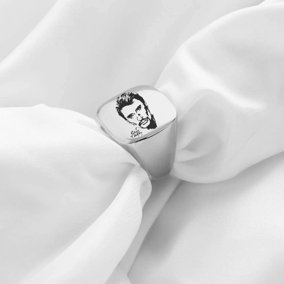 Johnny Hallyday Bague Chevalière Homme Acier Inoxydable Anneau Bague Sceau avec Signature Johnny Le Boss Rock