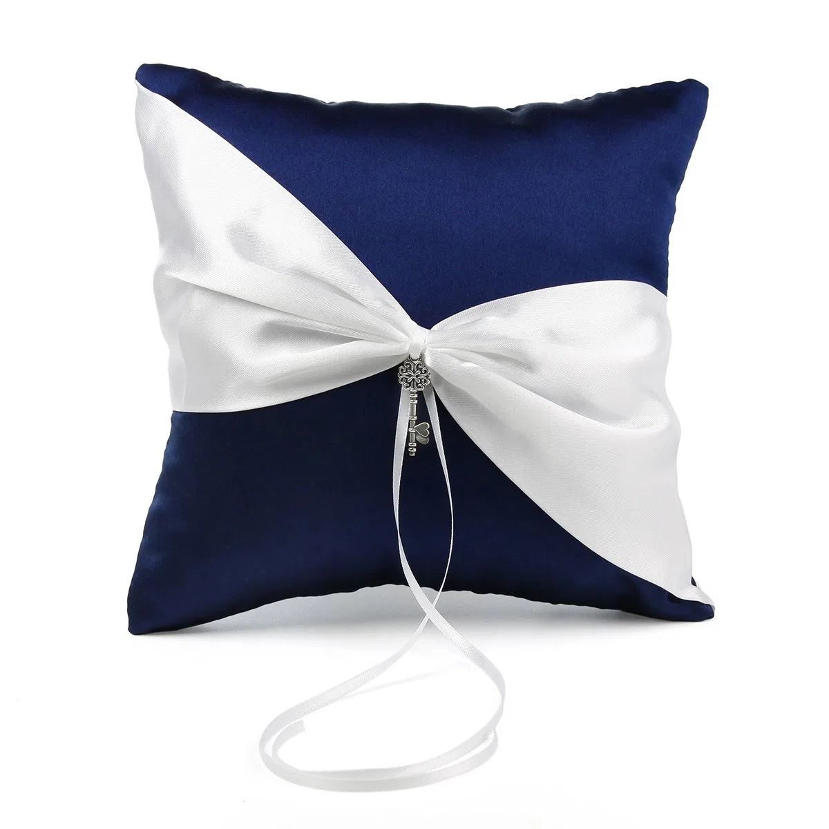Porte-alliances exclusif en satin bleu marine 19,8 cm (clé aux cœurs joints)